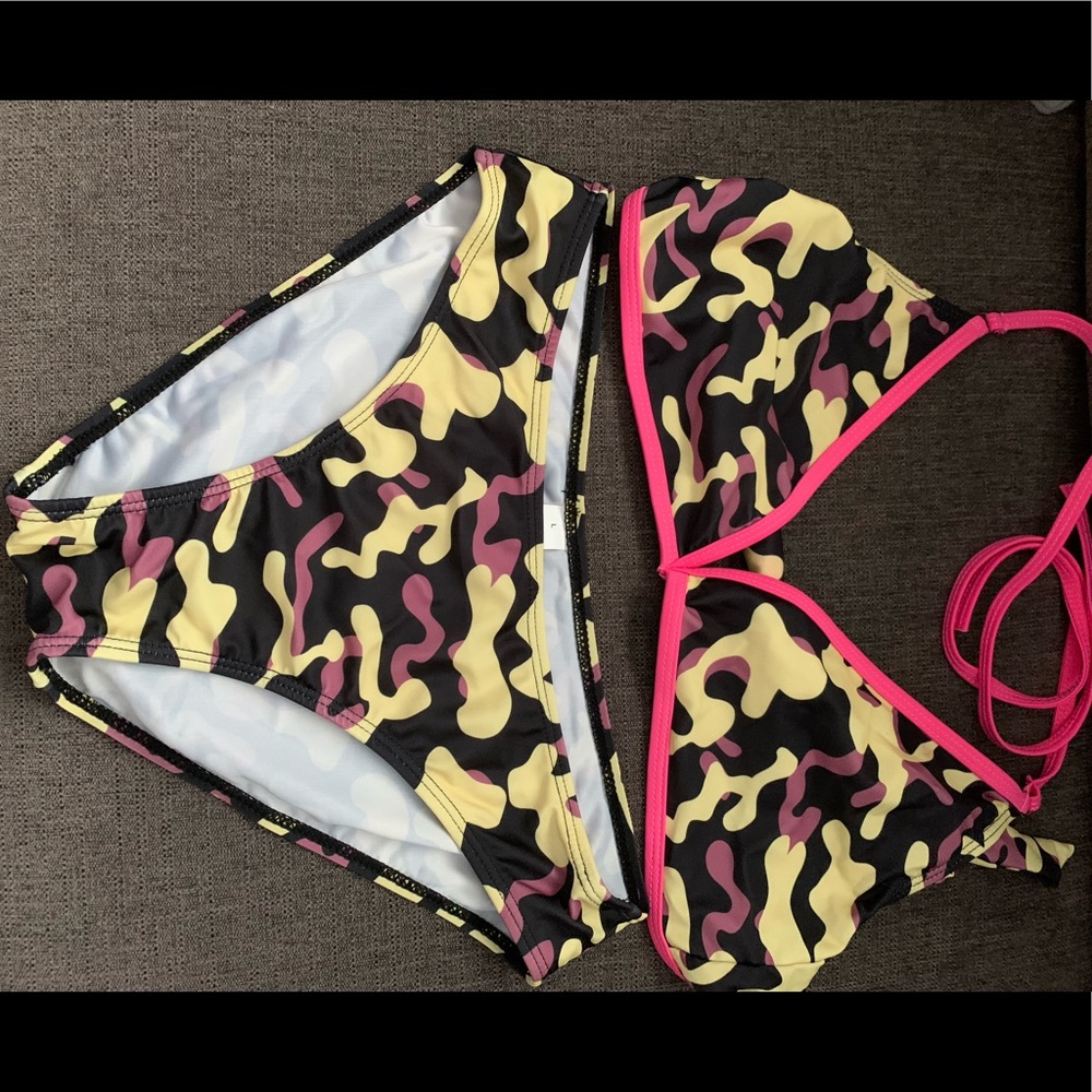 Camo bikini NWOT